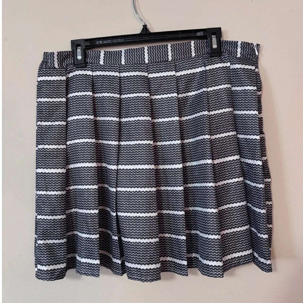Women's Zigzag Striped Pleated Mini Skirt Side Zip Geometric Skater Skirt NWOT L